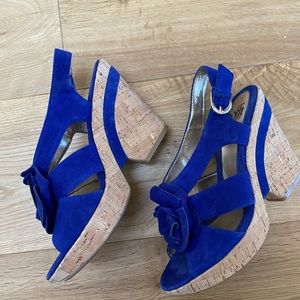 Sofft bright blue wedge